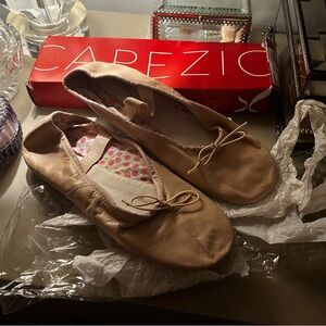 Capezio Women's pink Leather Ballet Flats